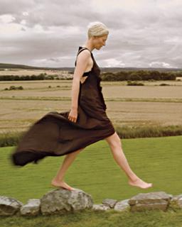 Tilda Swinton feet photo thumbnail