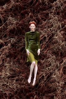 Tilda Swinton feet photo thumbnail