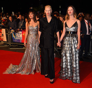 Tilda Swinton feet photo thumbnail