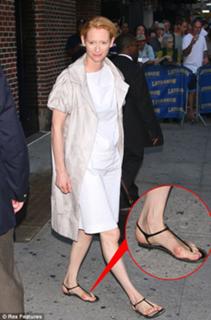Tilda Swinton feet photo thumbnail