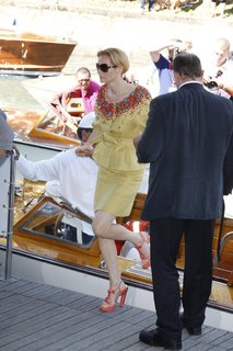 Tilda Swinton feet photo thumbnail
