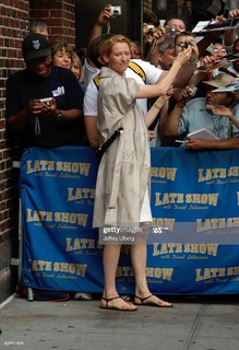 Tilda Swinton feet photo thumbnail