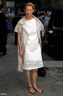 Tilda Swinton feet photo thumbnail