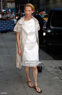 Tilda Swinton feet photo thumbnail