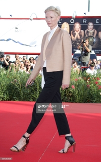 Tilda Swinton feet photo thumbnail