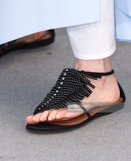 Tilda Swinton feet photo thumbnail