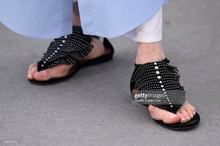 Tilda Swinton feet photo thumbnail