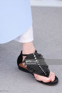 Tilda Swinton feet photo thumbnail