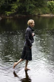 Tilda Swinton feet photo thumbnail