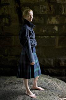 Tilda Swinton feet photo thumbnail