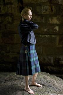 Tilda Swinton feet photo thumbnail