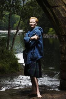 Tilda Swinton feet photo thumbnail