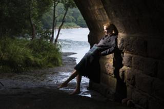 Tilda Swinton feet photo thumbnail