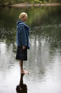 Tilda Swinton feet photo thumbnail