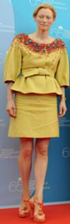 Tilda Swinton feet photo thumbnail