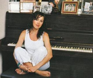 Tina Arena feet photo 10