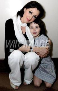 Tina Arena feet photo 8