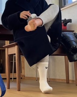 Tina Choi feet photo 16
