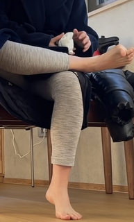 Tina Choi feet photo 14