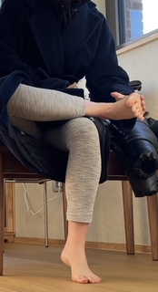 Tina Choi feet photo 12