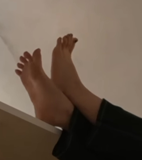 Tina Choi feet photo 20