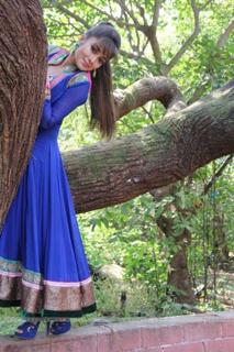 Tina Datta feet photo thumbnail