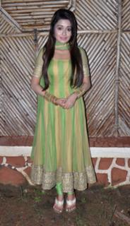 Tina Datta feet photo thumbnail