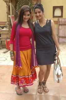 Tina Datta feet photo thumbnail