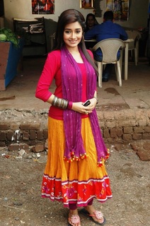 Tina Datta feet photo thumbnail