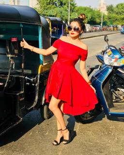 Tina Datta feet photo thumbnail