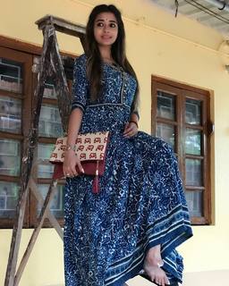 Tina Datta feet photo thumbnail