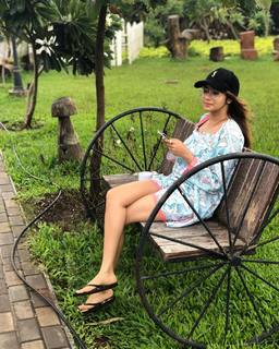 Tina Datta feet photo thumbnail