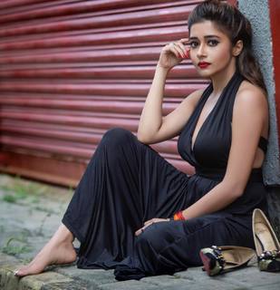 Tina Datta feet photo thumbnail