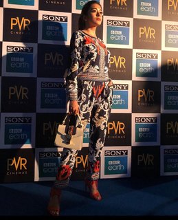 Tina Datta feet photo thumbnail