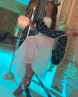 Tina Datta feet photo thumbnail