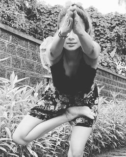 Tina Datta feet photo thumbnail