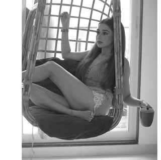 Tina Datta feet photo thumbnail