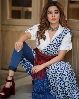 Tina Datta feet photo thumbnail