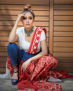 Tina Datta feet photo thumbnail