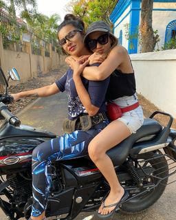 Tina Datta feet photo thumbnail