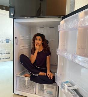 Tina Datta feet photo thumbnail