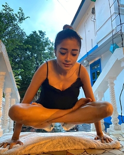 Tina Datta feet photo thumbnail
