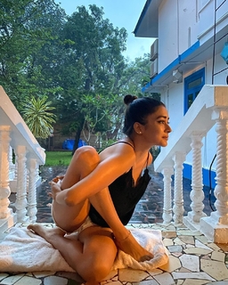 Tina Datta feet photo thumbnail