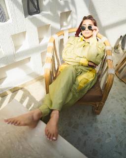 Tina Datta feet photo thumbnail