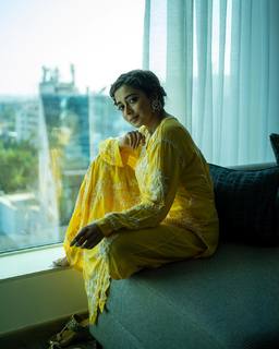 Tina Datta feet photo thumbnail