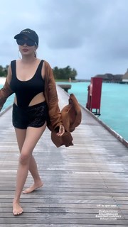 Tina Datta feet photo thumbnail