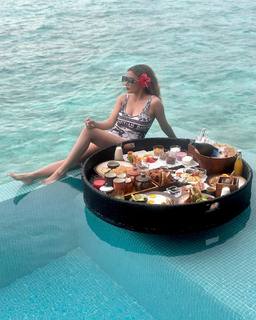 Tina Datta feet photo thumbnail