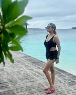 Tina Datta feet photo thumbnail