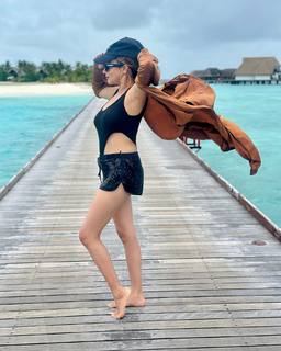 Tina Datta feet photo thumbnail