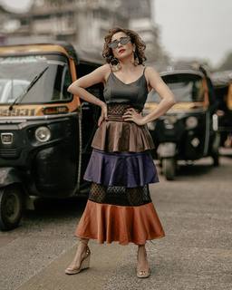 Tina Datta feet photo thumbnail